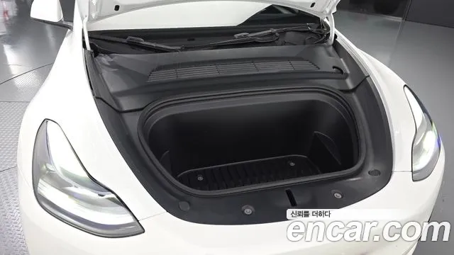 Tesla Model Y 2024 thumb 6