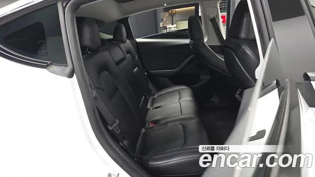 Tesla Model Y 2024 thumb 12