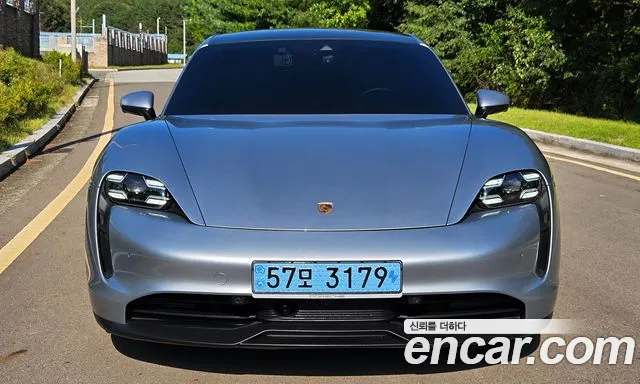 Porsche Taycan 2022 thumb 3