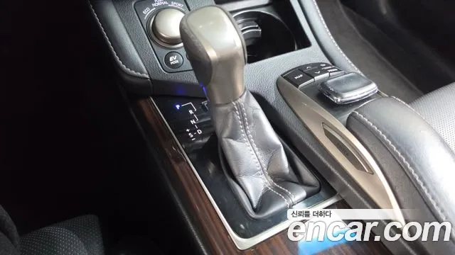Lexus ES 2016 thumb 9