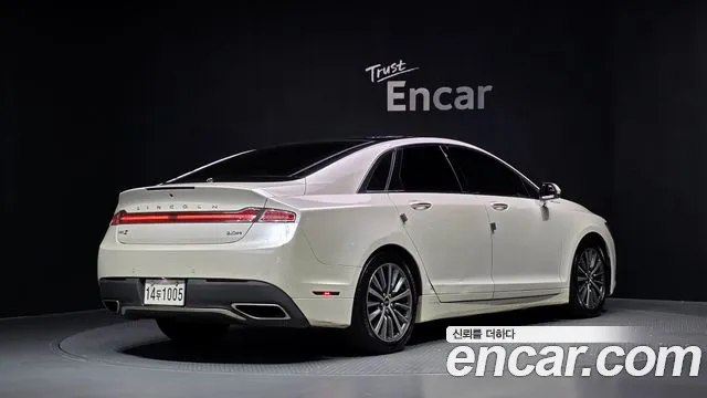 Lincoln MKZ 2018 thumb 2