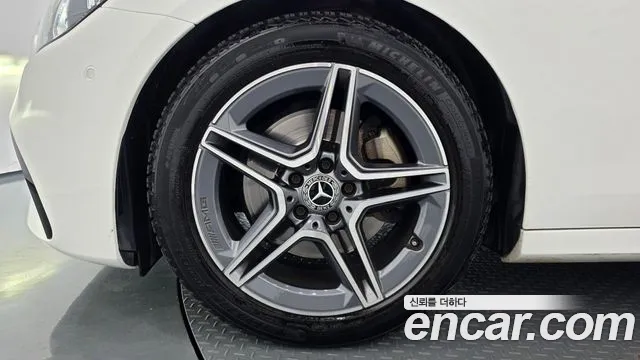 Mercedes-Benz E-Класс 2023 thumb 4