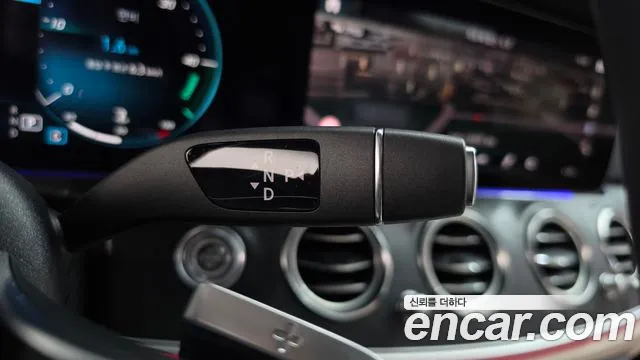Mercedes-Benz E-Класс 2023 thumb 8