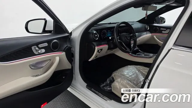 Mercedes-Benz E-Класс 2023 thumb 9