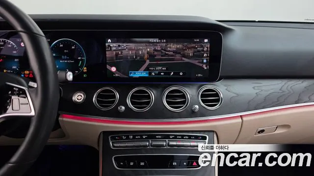 Mercedes-Benz E-Класс 2023 thumb 11