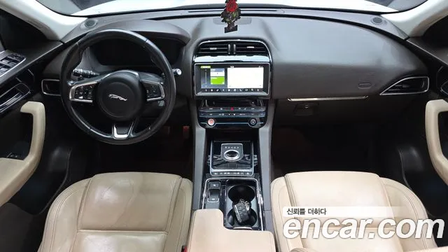 Jaguar F-Pace 2017 thumb 7