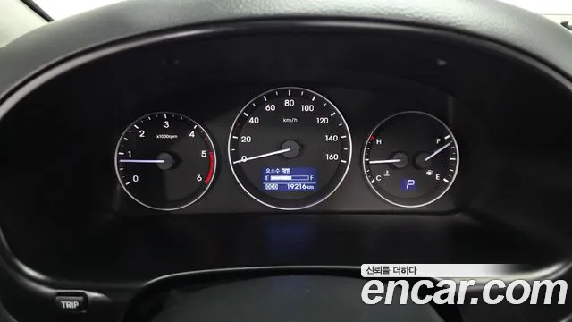 Hyundai Starex 2015 thumb 8