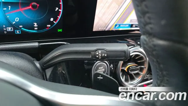 Mercedes-Benz GLA 2021 thumb 9