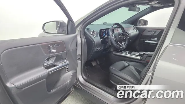 Mercedes-Benz GLA 2021 thumb 10