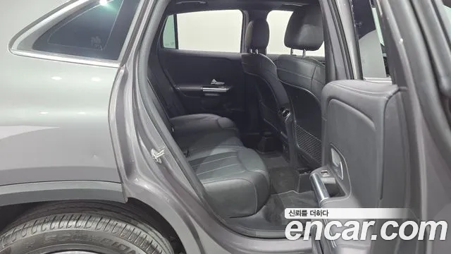 Mercedes-Benz GLA 2021 thumb 11