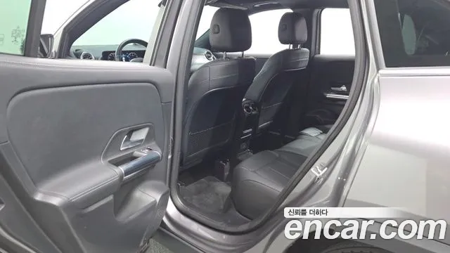 Mercedes-Benz GLA 2021 thumb 12