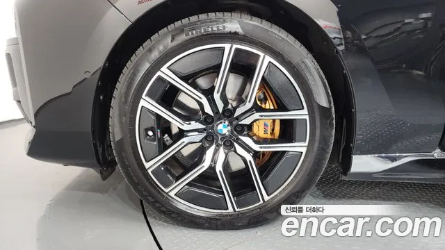 BMW i7 2023 thumb 5