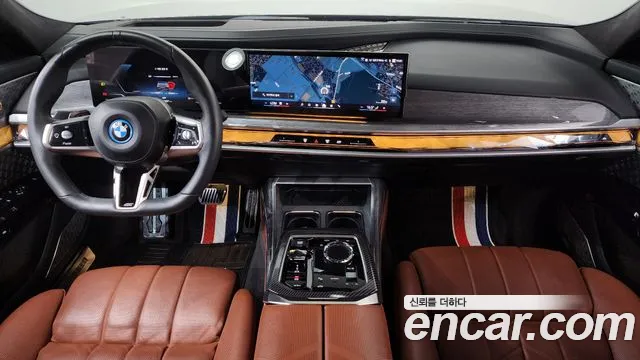 BMW i7 2023 thumb 7
