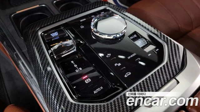 BMW i7 2023 thumb 9