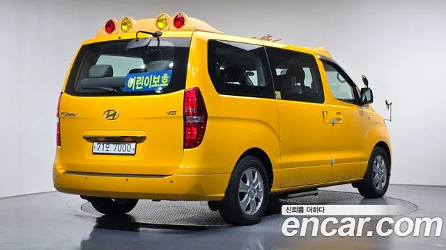 Hyundai Starex 2018 thumb 2