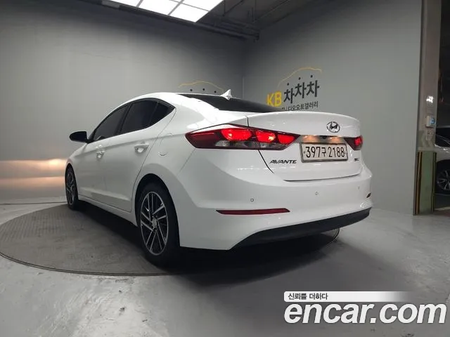 Hyundai Avante 2016 thumb 4