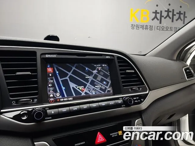 Hyundai Avante 2016 thumb 8