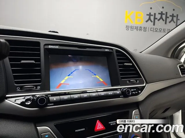 Hyundai Avante 2016 thumb 9