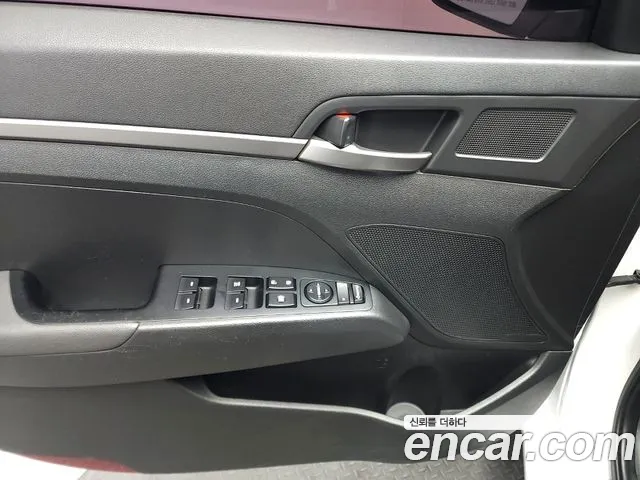 Hyundai Avante 2016 thumb 10