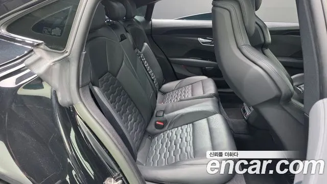 Audi e-tron GT 2022 thumb 10