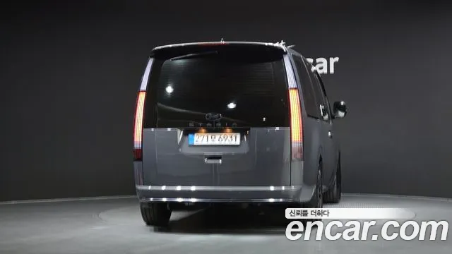 Hyundai Staria 2025 thumb 4