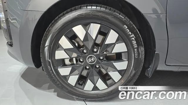 Hyundai Staria 2025 thumb 5