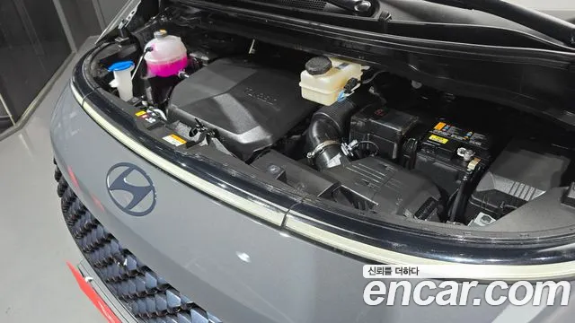 Hyundai Staria 2025 thumb 6