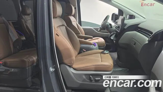 Hyundai Staria 2025 thumb 11