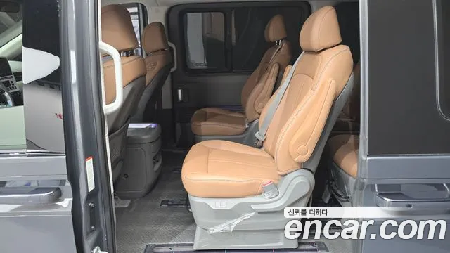 Hyundai Staria 2025 thumb 12