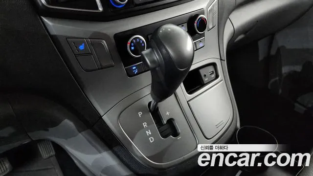 Hyundai Starex 2016 thumb 9