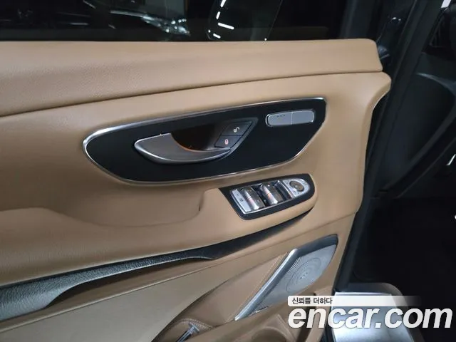 Mercedes-Benz V-Class 2023 thumb 6