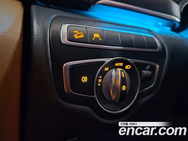 Mercedes-Benz V-Class 2023 thumb 8