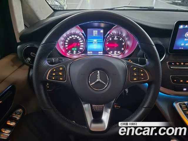 Mercedes-Benz V-Class 2023 thumb 10