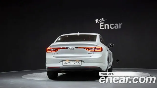 Renault-KoreaSamsung Megane 2016 thumb 4
