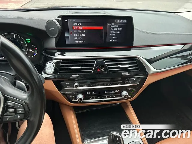 BMW 5-Series 2018 thumb 5