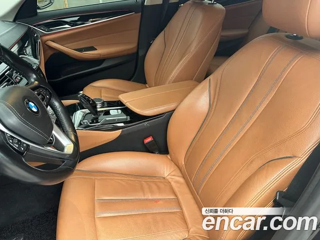 BMW 5-Series 2018 thumb 6