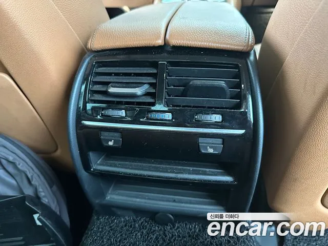 BMW 5-Series 2018 thumb 10