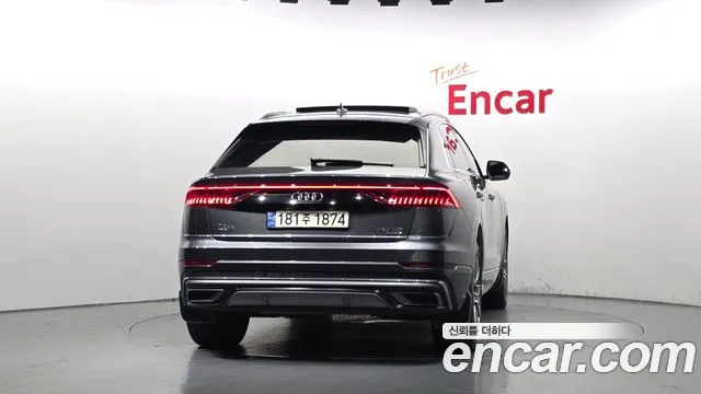 Audi Q8 2020 thumb 4