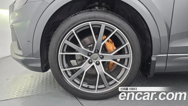 Audi Q8 2020 thumb 5