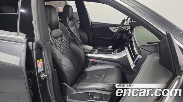 Audi Q8 2020 thumb 12