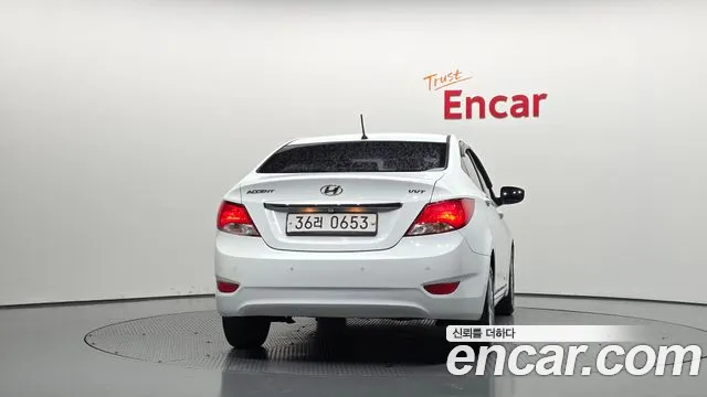 Hyundai Accent 2015 thumb 4