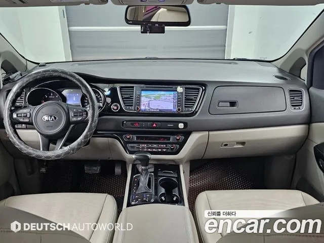 Kia Carnival 2017 thumb 7