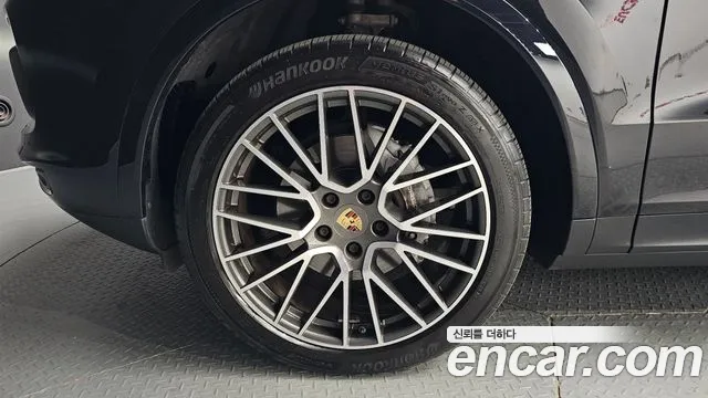 Porsche Cayenne 2019 thumb 5