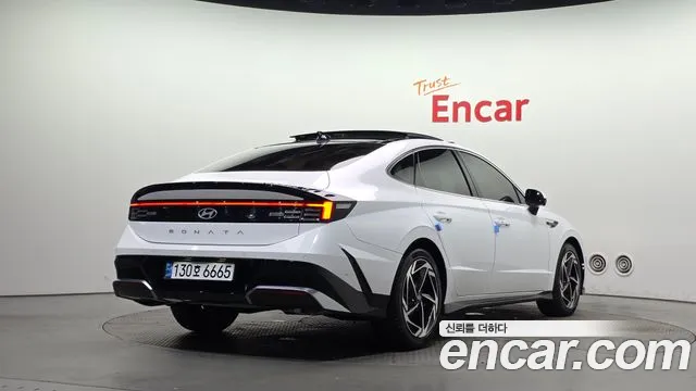 Hyundai Sonata 2023 thumb 2