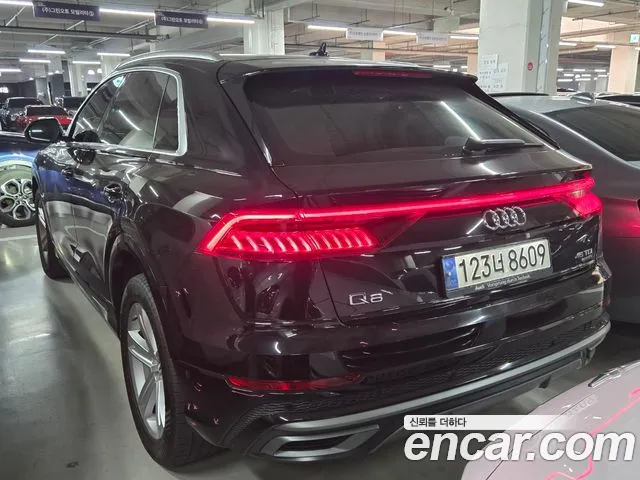 Audi Q8 2021 thumb 3