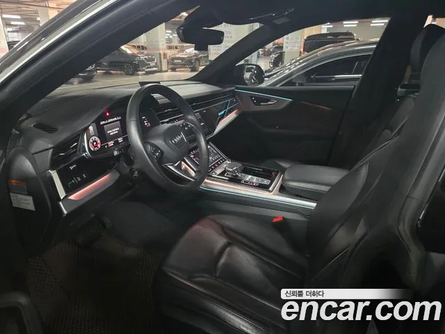 Audi Q8 2021 thumb 5