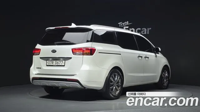 Kia Carnival 2016 thumb 2