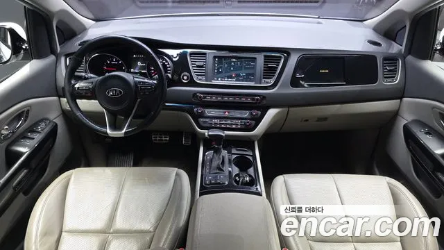 Kia Carnival 2016 thumb 7