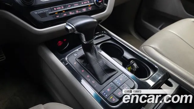 Kia Carnival 2016 thumb 9