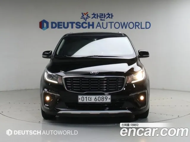 Kia Carnival 2018 thumb 3